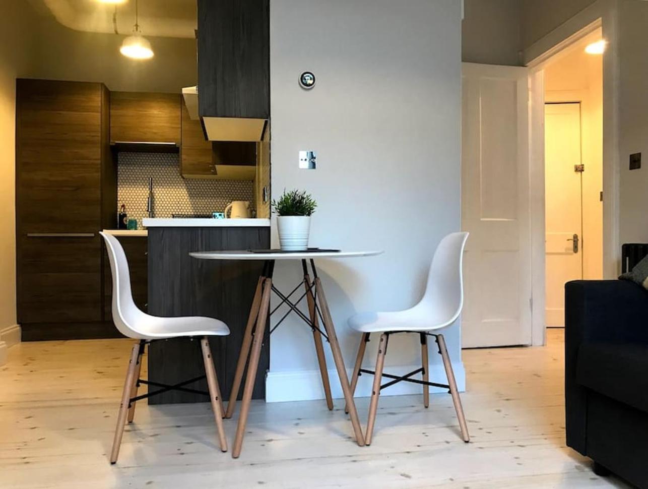 Relax In Style In Edinburghs Buzzing West End Apartmán *